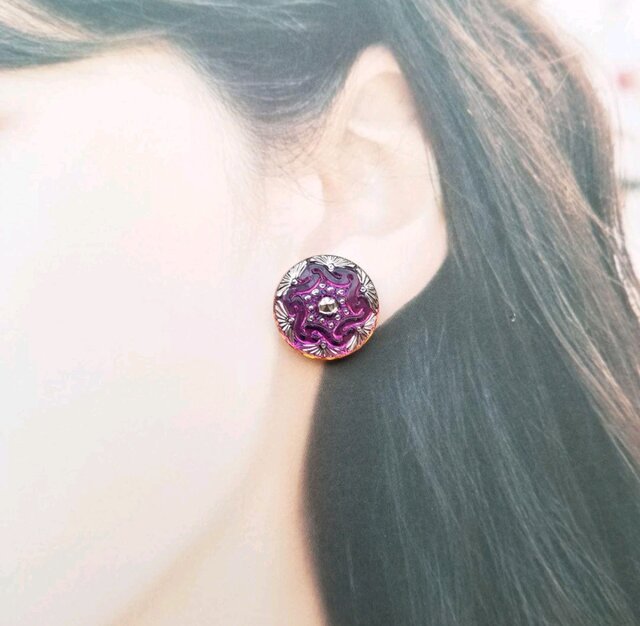 チェコガラスボタン ピアス｜ピンク＆シルバーの輝き アクセサリー