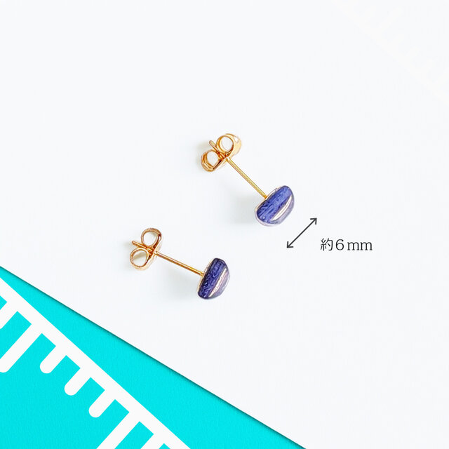 independence カイヤナイトのシンプル一粒スタッドピアス（シルバー色