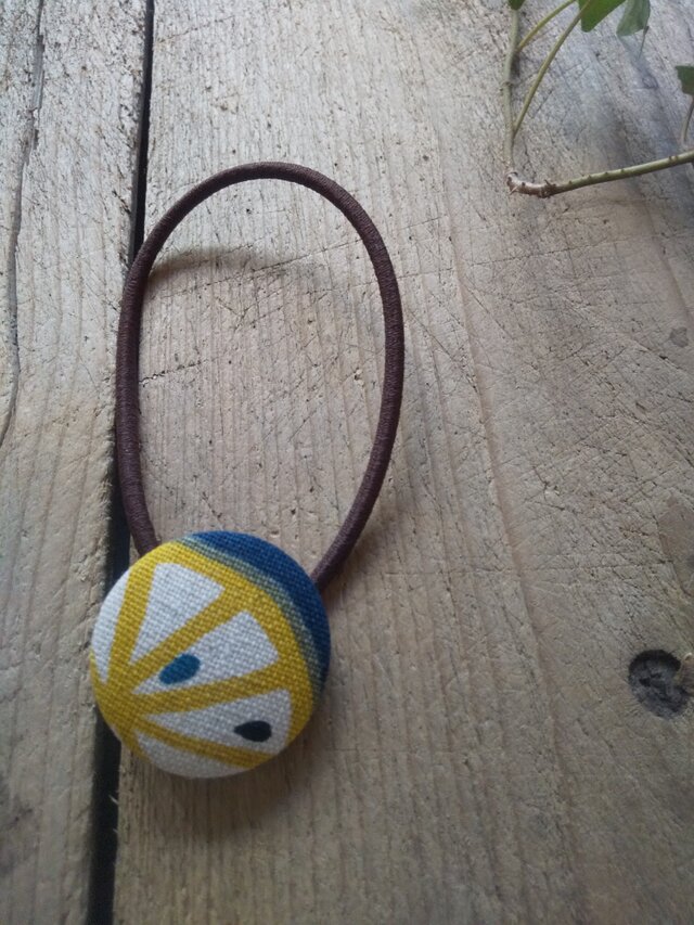 くるみボタンヘアゴム