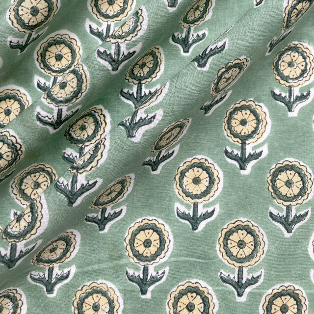 インド ブロックプリント生地[50cm単位切り売り] サンガネリ イエローデイジー グリーン地 MT 花 IF0350