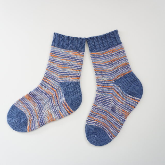 手編みの靴下　「夕焼けの海岸線」