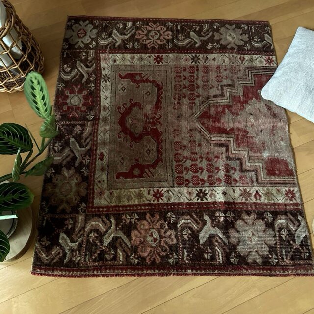 72×88 赤ブラウンの雰囲気ある一枚　トルコヴィンテージラグ 72×88 赤ブラウンの雰囲気ある一枚 トルコヴィンテージラグ | iichi