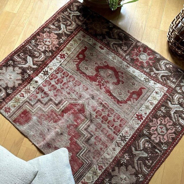 72×88 赤ブラウンの雰囲気ある一枚　トルコヴィンテージラグ 72×88 赤ブラウンの雰囲気ある一枚 トルコヴィンテージラグ
