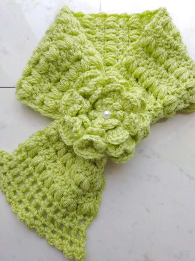 【今年の新作】マフラー お花 コサージュ ショートマフラー ループマフラー グリーン 黄緑 手編み 編み物 編み