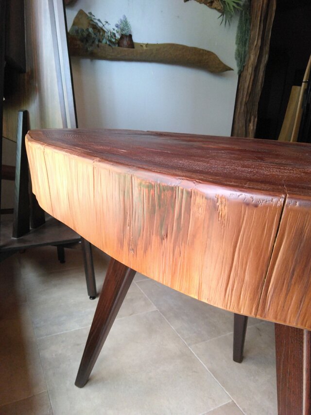 厚みたっぷり♪杉の輪切りテーブル ～分厚い輪切りのテーブル  