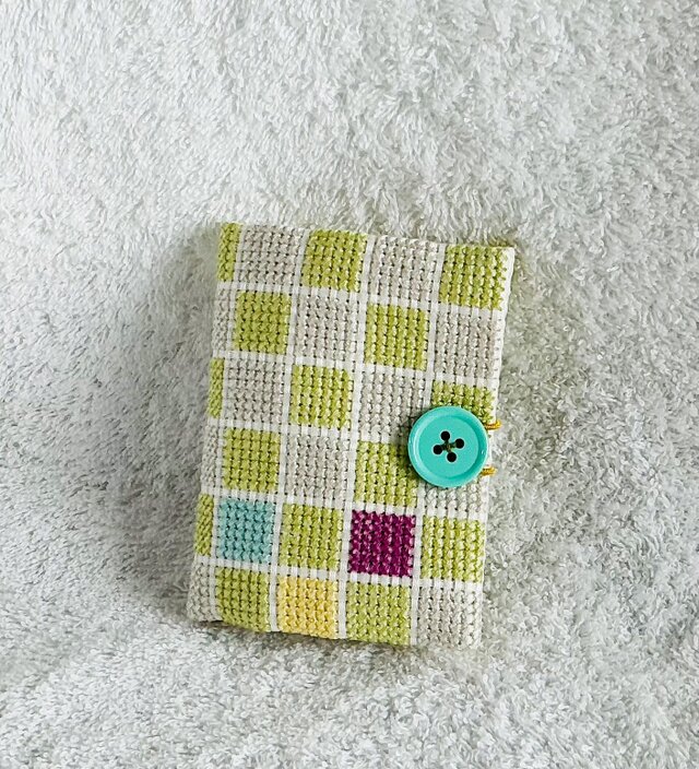 クロスステッチのニードルケース・ライムグリーン
