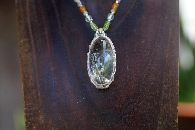 虹入りレア☆Greenトルマリンインクォーツ マクラメネックレス2116