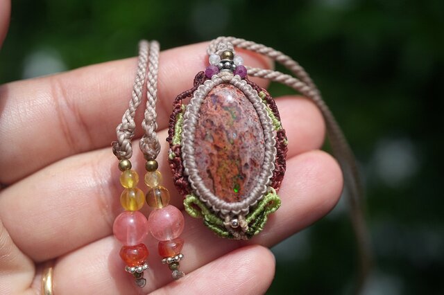 キノコの森☆カンテラオパール マクラメネックレス2112 | iichi 日々の