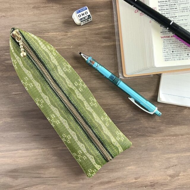 【ミンサー柄】畳縁　テトラ型　ペンケース　抹茶色　緑　沖縄　ちゅらべり　縁起物