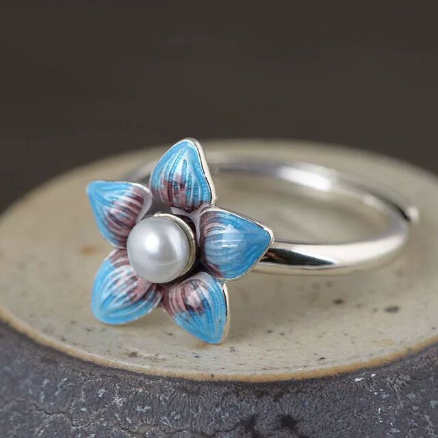 桔梗花のリング - 和の美しさを感じさせる R435 | iichi 日々の暮らし 桔梗花のリング - 和の美しさを感じさせる R435 | iichi 日々の暮らし