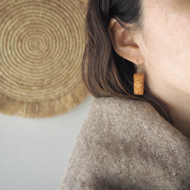 アタモチーフ　刺繍ピアス or イヤリング（SS）