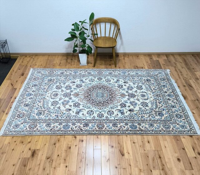 ペルシャ絨毯　ナイン産　新品　ラグ ペルシャ絨毯ナイン産 9Laノーラ 5大産地 ラグ 246x150