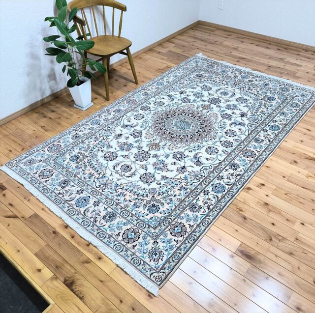 ペルシャ絨毯　ナイン産　新品　ラグ ペルシャ絨毯 ナイン産 新品 ラグ - メルカリ
