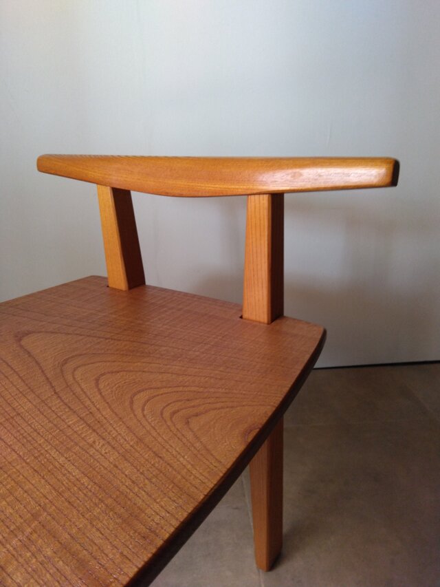 背もたれが低い木製チェア 〜腰あて椅子〜 | iichi 日々の暮らしを