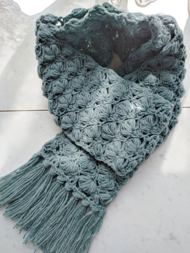 マフラー ぷっくり 玉編み 柄 模様 フリンジ ダークカラー 手編み 編み物 編み