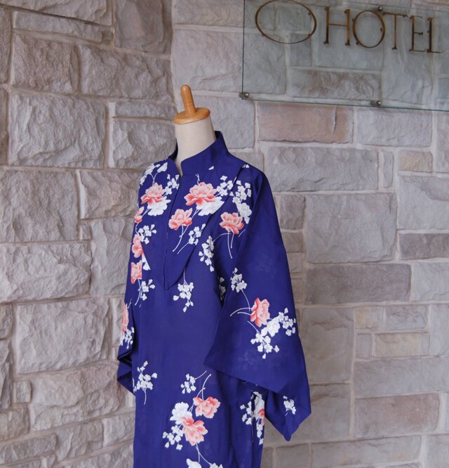 レトロクラシカル 花紺のシックな和の雰囲気 着物スリーブワンピース