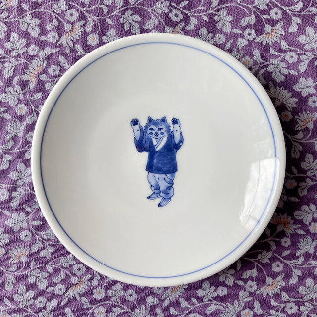 ＜ご家庭用＞踊る猫の小皿c