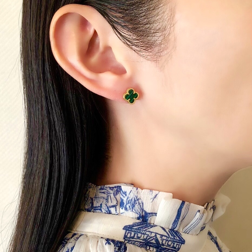 クローバーピアス　マラカイト 幸せのクローバーピアス 9.5mm（マラカイト）【高品質！送料無料！当日