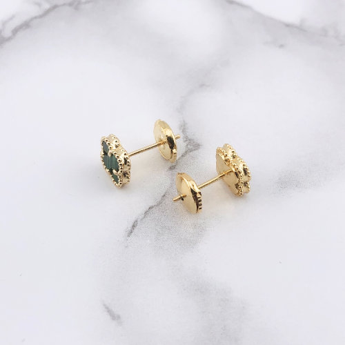 幸せのクローバーピアス 9.5mm（マラカイト）【高品質！送料無料！当日