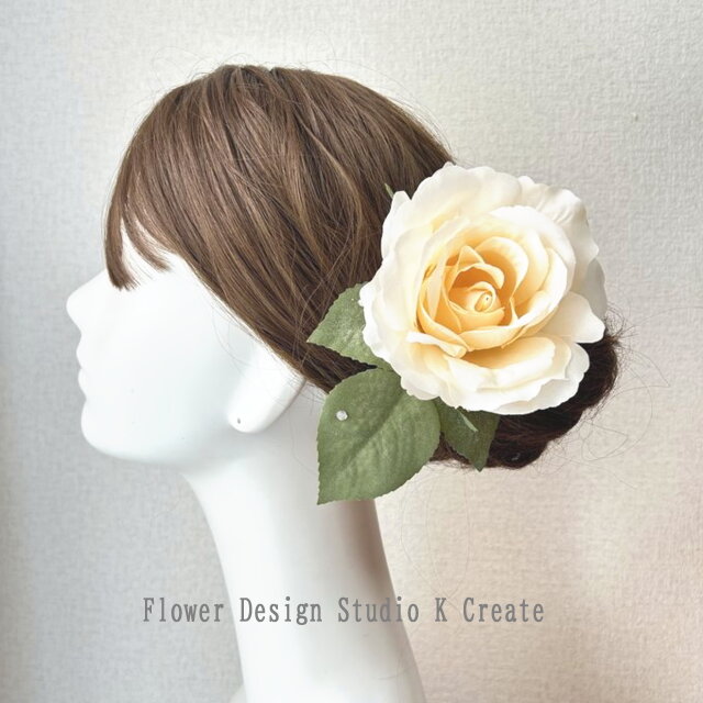 エクリュカラーのバラと葉っぱの髪飾り　フラメンコ　バレエ　花径12cm　エクリュ　薔薇　ダンス　フローレス　頭飾り　花飾り