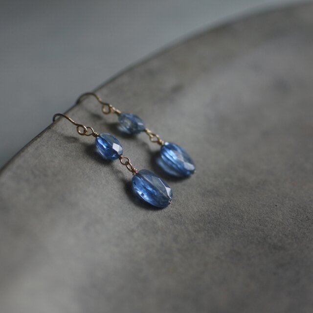 ことり♡.* ♦︎14kgfアイオライト・カイヤナイトピアス/イヤリング カイヤナイトのピアス（14kgf）orイヤリングのコピー | iichi