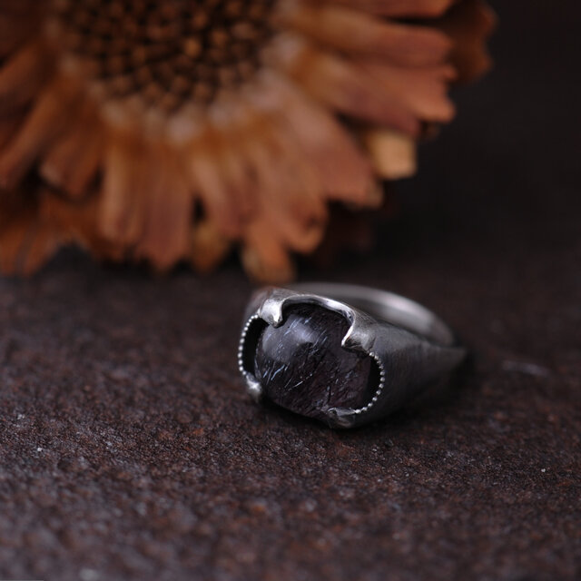 レピドクロサイトインクォーツのリング | iichi 日々の暮らしを