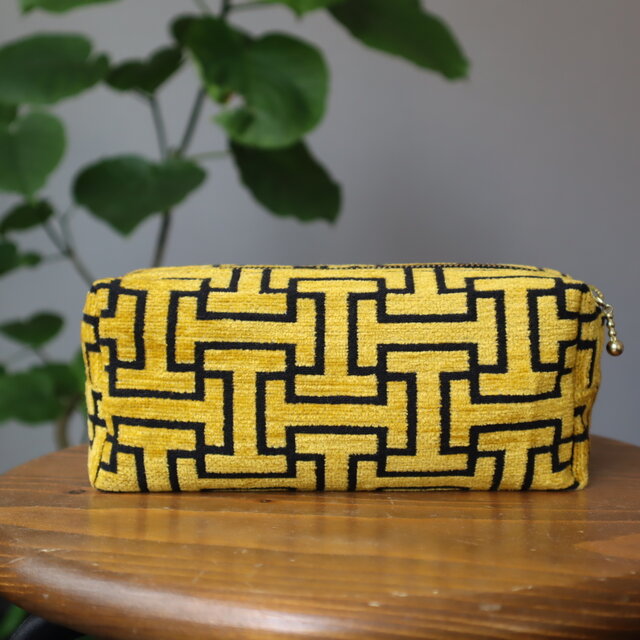 化粧型ポーチ "YELLOWーI”