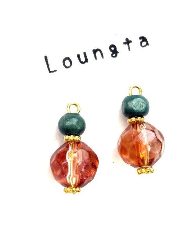 ウッドビーズピアス ガラスビーズピアス オレンジ 樹脂ピアス