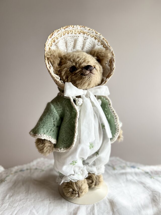 ウイングベアMサイズ(麦わらボンネットと飛び刺繍ロンパース) | iichi