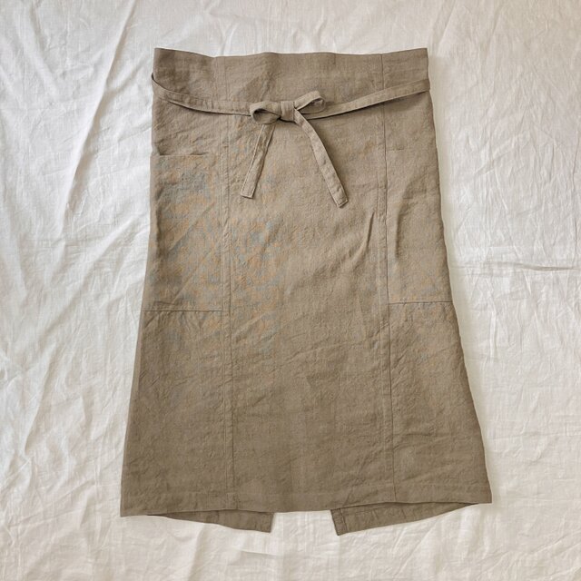 男性でも使える幅広サイズのソムリエエプロン　洗練された風合いを纏うベルギーリネン25番手　モカ