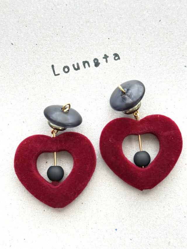 秋冬ピアス ベロア素材 ハート レッド 大ぶりピアス 樹脂ピアス