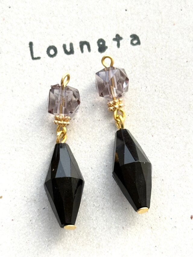 グレー ブラックのプチプラピアス 樹脂ピアス