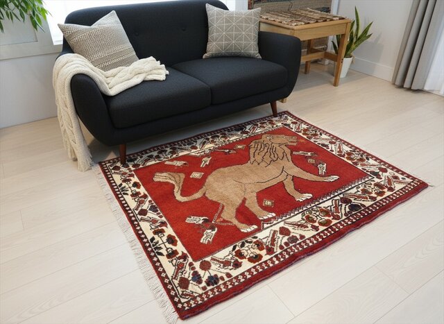 ペルシャ オールドギャッベ アマレバフト ラグ 115x95cm ライオン