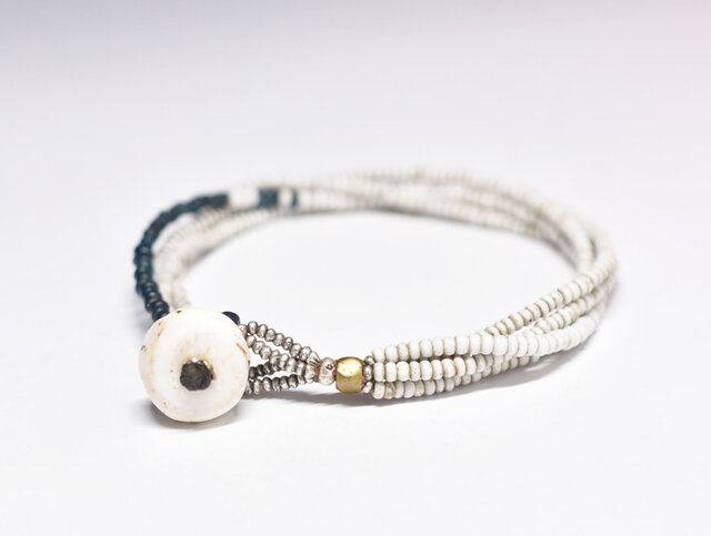 アンティークホワイトシードビーズとインディゴブルーアンティーク