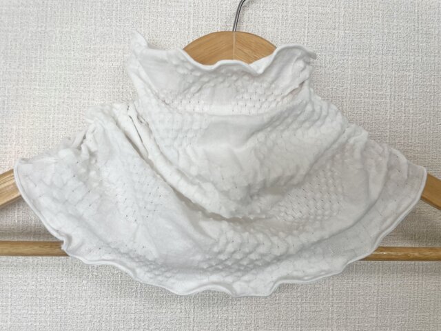 綿90%シャーリング加工ピュアホワイトハンドメイドネック