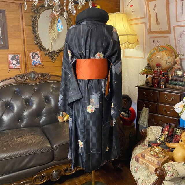 黒留袖リメイクワンピース 華やかな金彩　金糸の帯ベルト付き 袋帯＆ 金加工 黒留袖 ワンピース &ショール 短冊 黄土茶 黒 金