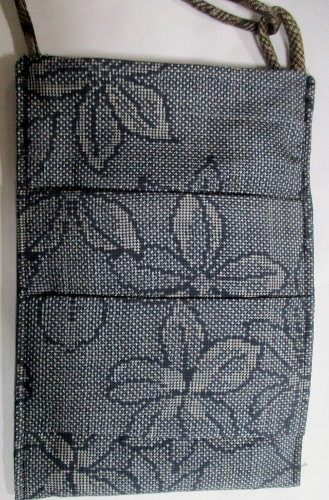 8394 大島紬の着物で作ったスマホショルダー ＃送料無料 | iichi