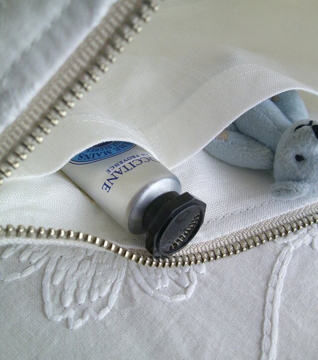 ハンドメイドつ cutwork刺繍×linen PouchSet | iichi 日々の暮らしを心地よく