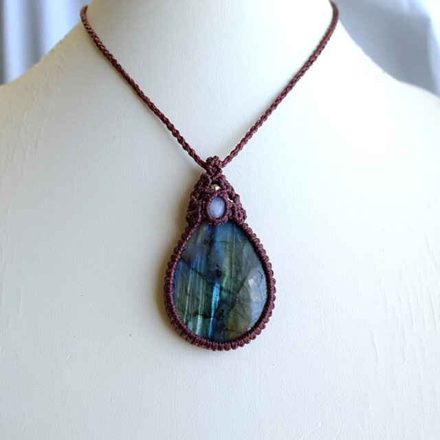 エンジェルストーン【ラブラドライト②】 レインボームーンストーン(宝石名ラブラドライト)マダガスカル産 識別