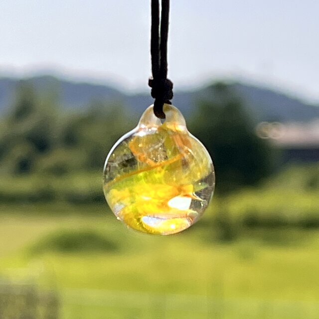 ビー玉のようなペンダント C | iichi 日々の暮らしを心地よくする