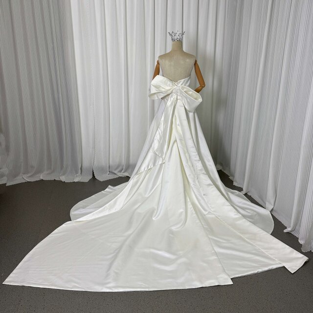 ウェディングドレス　トレーン　リボン 変わりバックリボントレーン付き | ウェディングドレス・東京