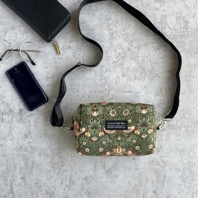 ウィリアムモリス 生地 × BOXショルダー軽量 小さめショルダーバッグ／長財布・スマホ