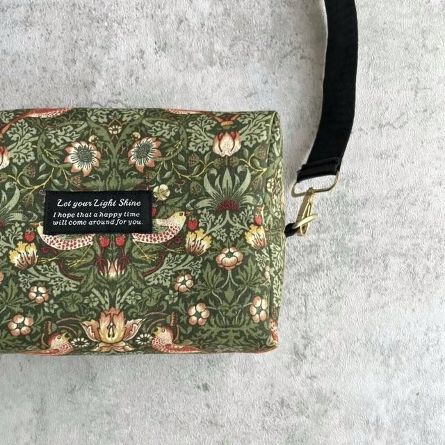 ウィリアムモリス 生地 × BOXショルダー軽量 小さめショルダーバッグ