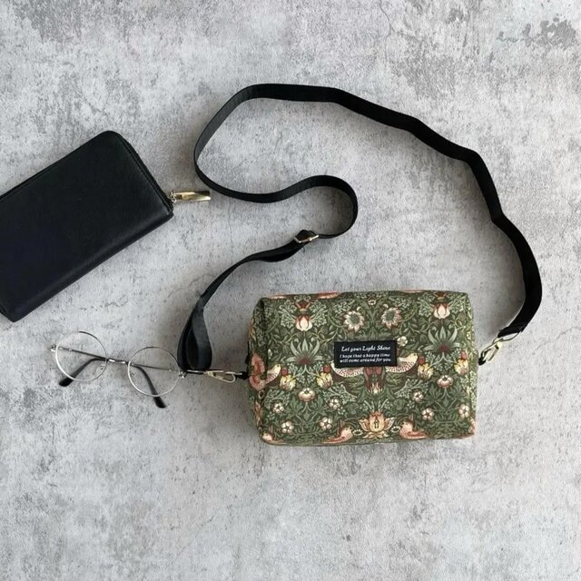 ウィリアムモリス 生地 × BOXショルダー軽量 小さめショルダーバッグ