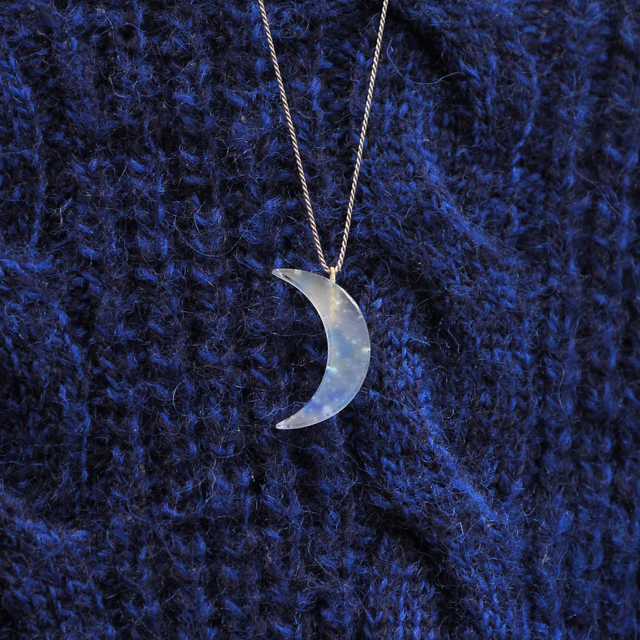 ガラスの月のネックレス・ペンダント(cbl-001)