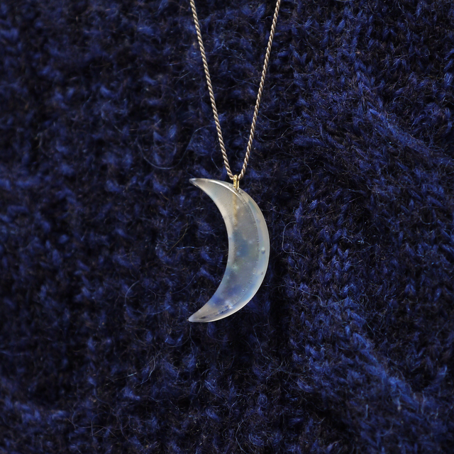 ガラスの月のネックレス・ペンダント(cbl-001) | iichi 日々の暮らしを
