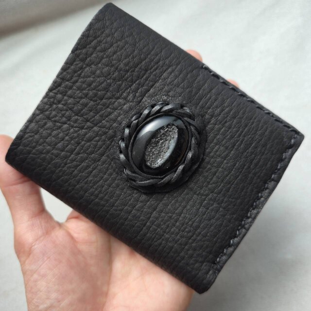 deci ovy kaja 黒の三つ折り財布　革　レザー　ブラック deci ovy kaja 黒の三つ折り財布 革 レザー ブラック