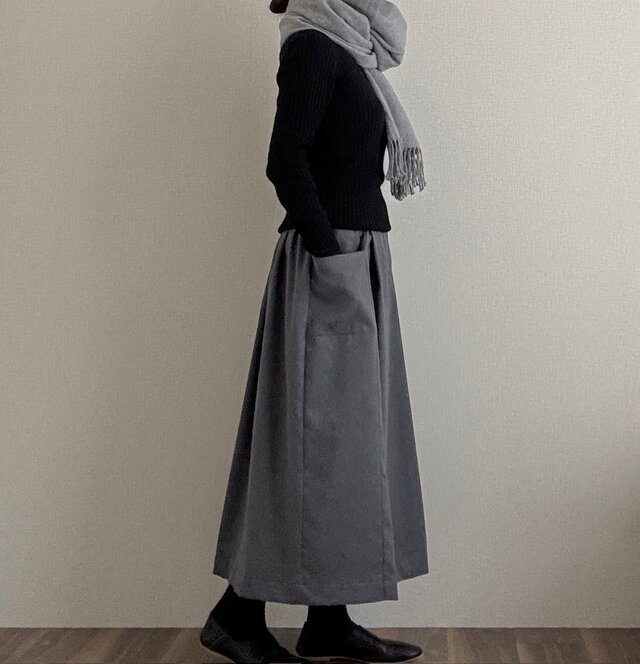 オーダーメイド　リネンのタックスカート　黒　ロング丈 オーダーメイド リネンのタックスカート 黒 ロング丈