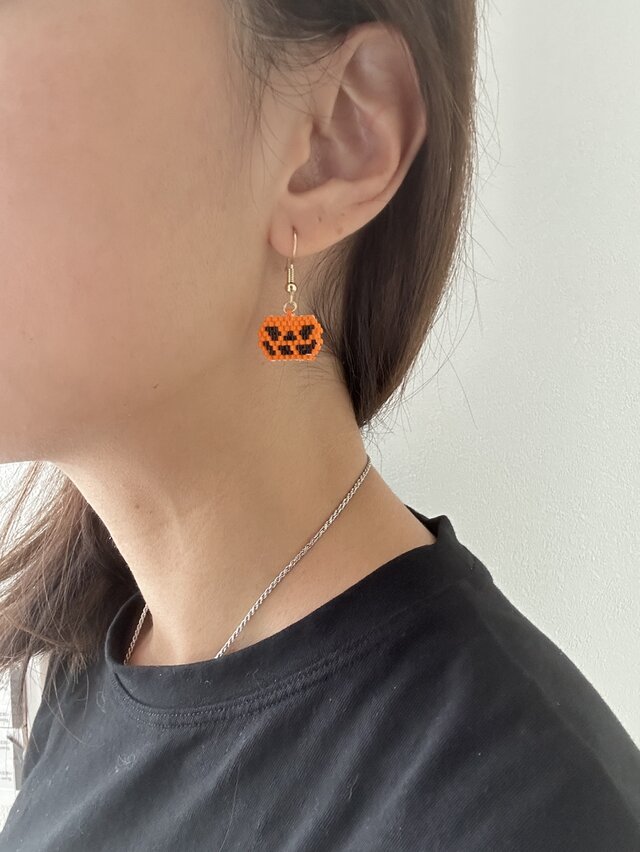 ハロウィンビーズイヤリングセット | iichi 日々の暮らしを心地よく