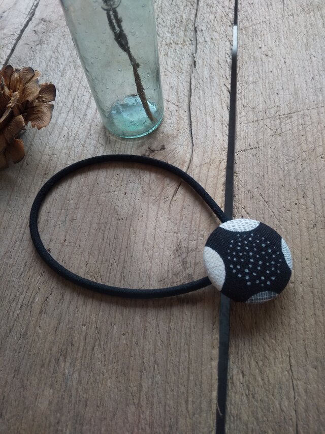 くるみボタンヘアゴム